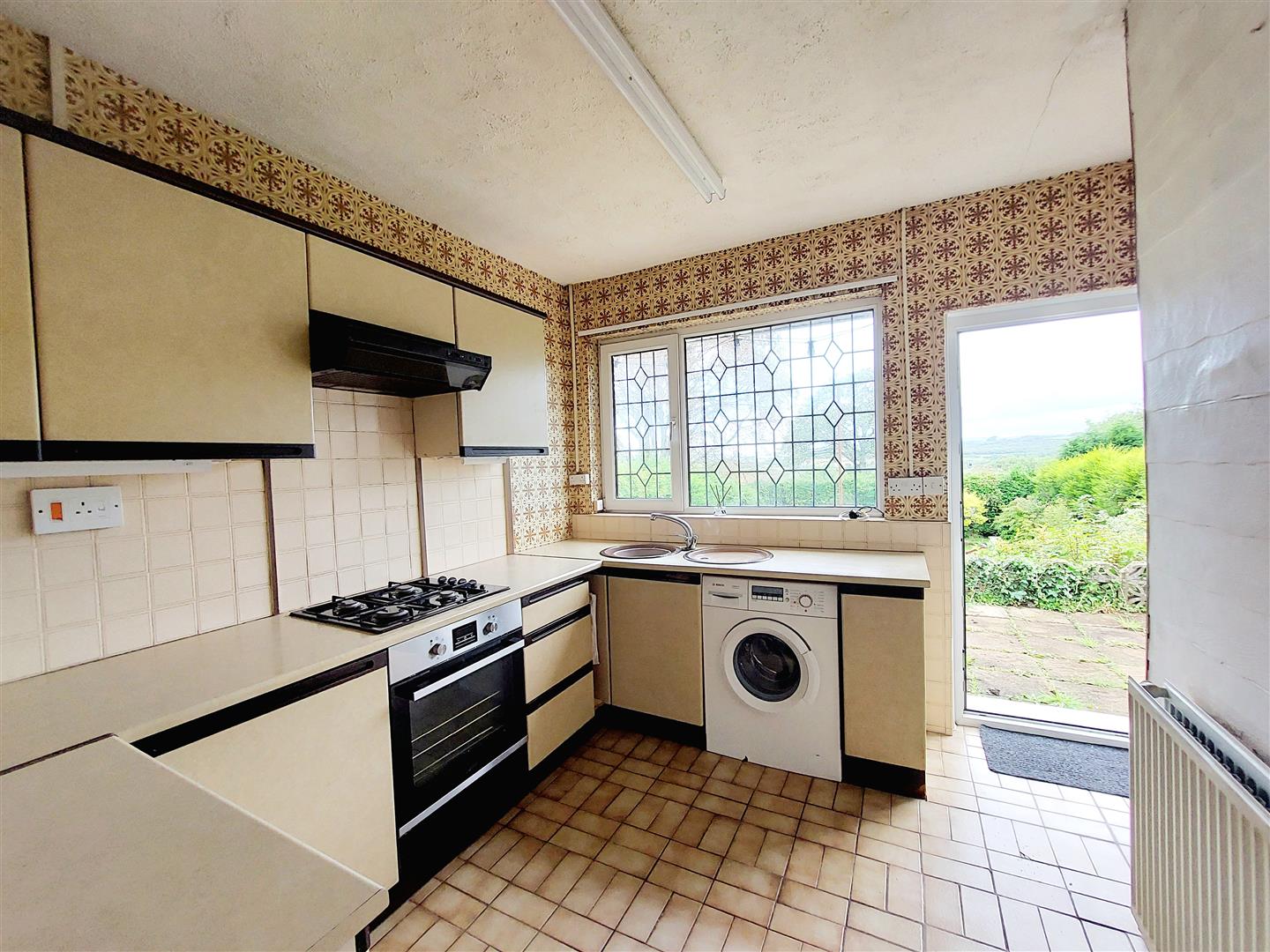 Victoria Road, Waunarlwydd, Swansea, SA5 4SX